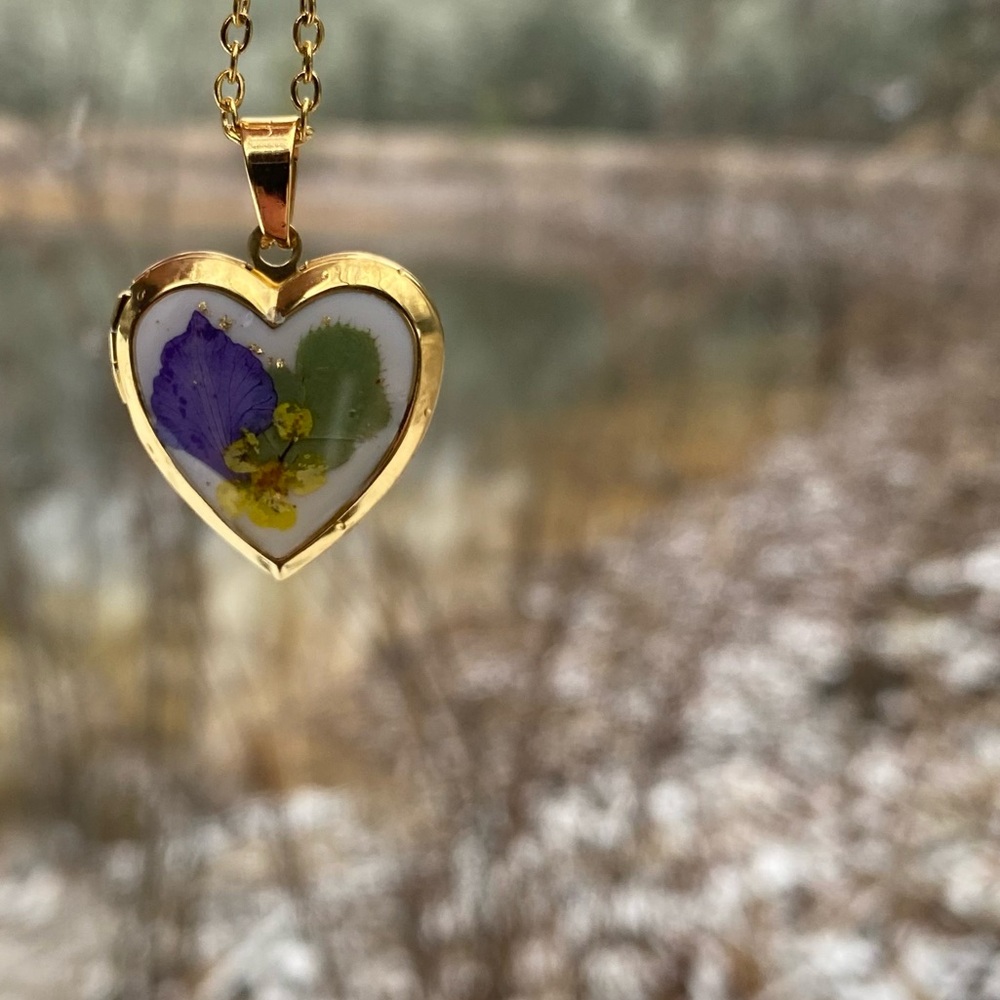 Pressed Flower Locket - Picture 4 of 9